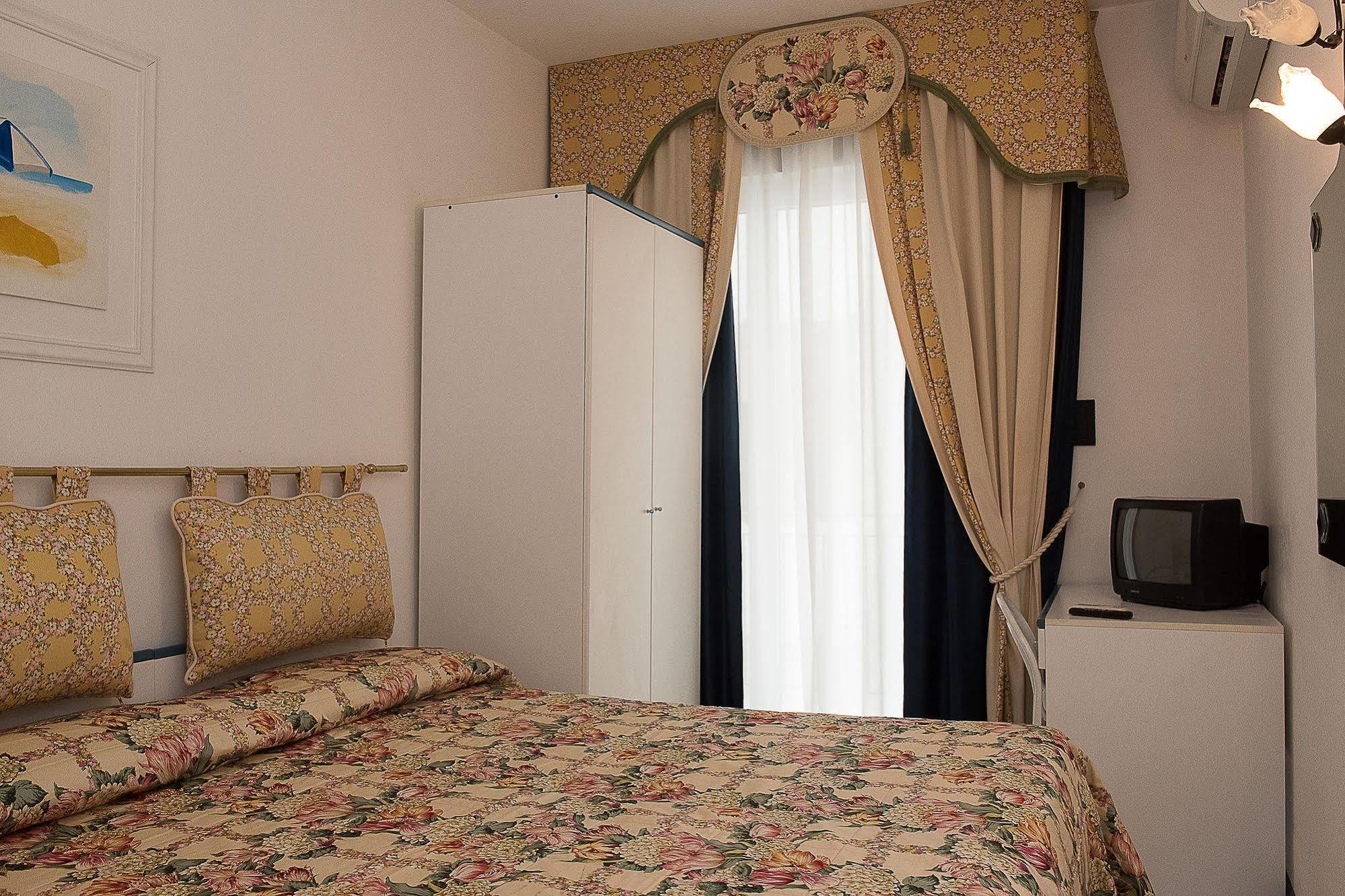 Hotel Manila Jesolo Extérieur photo
